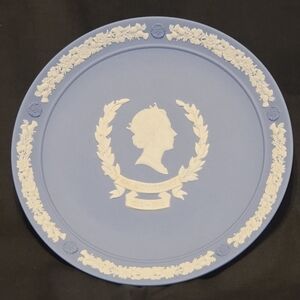Queen Elizabeth II on Blue Jasperware by Wedgwood 40th Anniversary